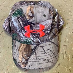 Woman’s camouflage Under Armor hat